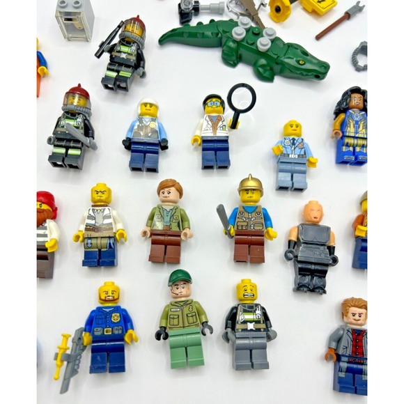 LEGO Minifigures & Accessories Bulk Lot Marvel/Jurassic/Jungle/City 2.11  Random - Picture 5 of 15